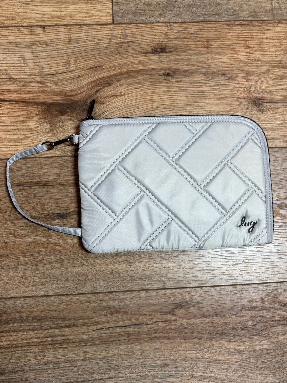 Lug Travel Halfpipe Quilted Zip Wristlet Wallet Passport Holder Metallic Silver